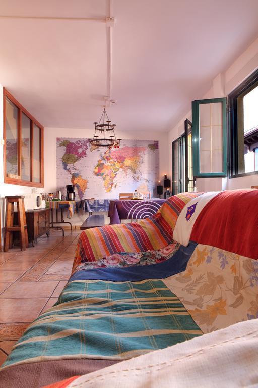 Duermevela Hostel Сеговія Екстер'єр фото