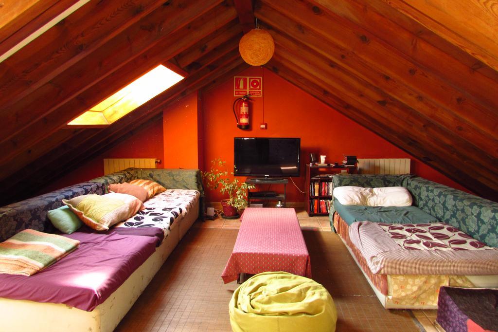 Duermevela Hostel Сеговія Екстер'єр фото